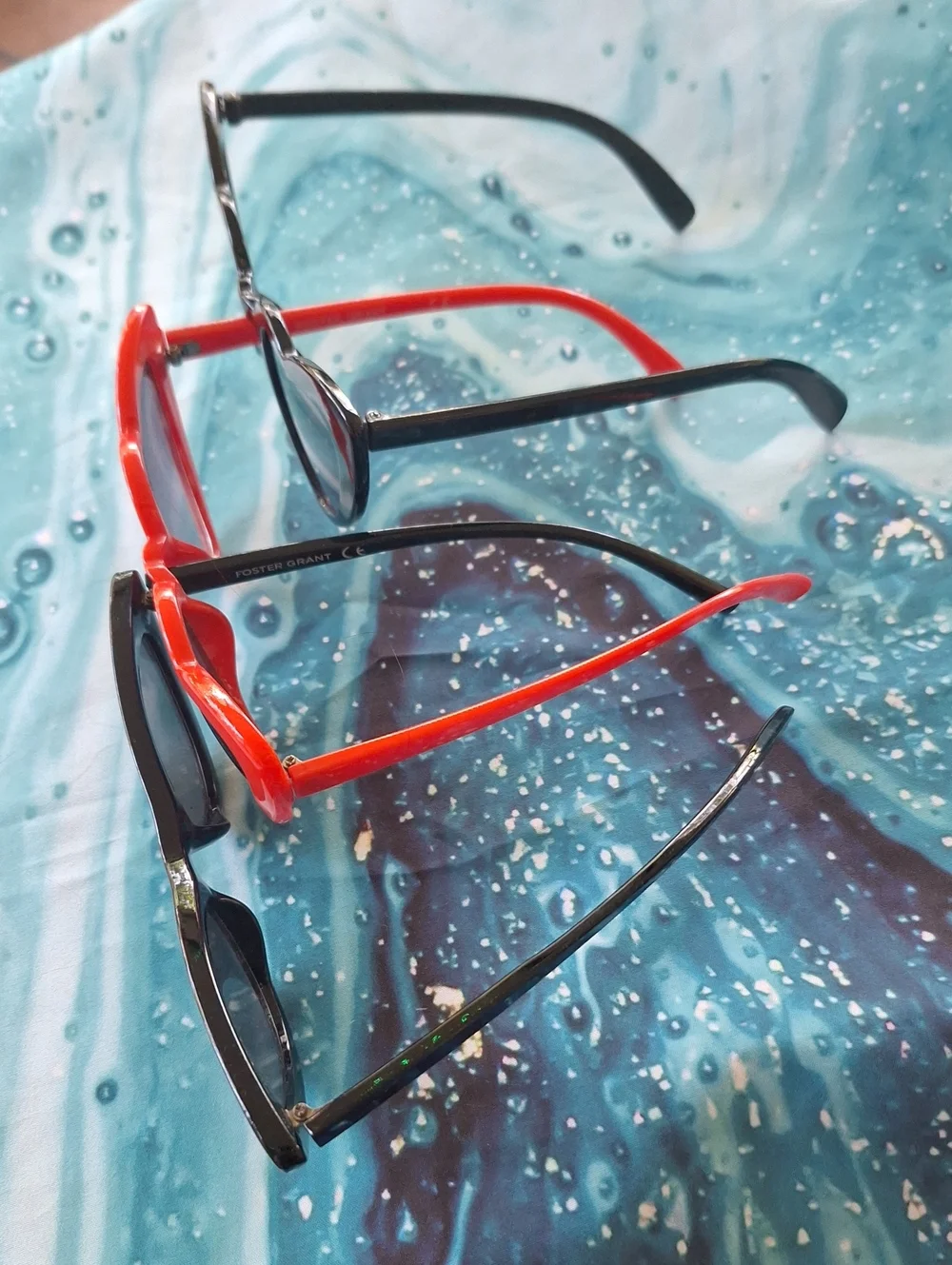Set of 3 Retro Heart & Cat-Eye Sunglasses - Black & Red